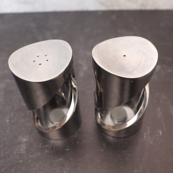 Nambe Salt & Pepper Shakers Glass And Aluminum 2010 Will Oltman MT0331 - Picture 5 of 8